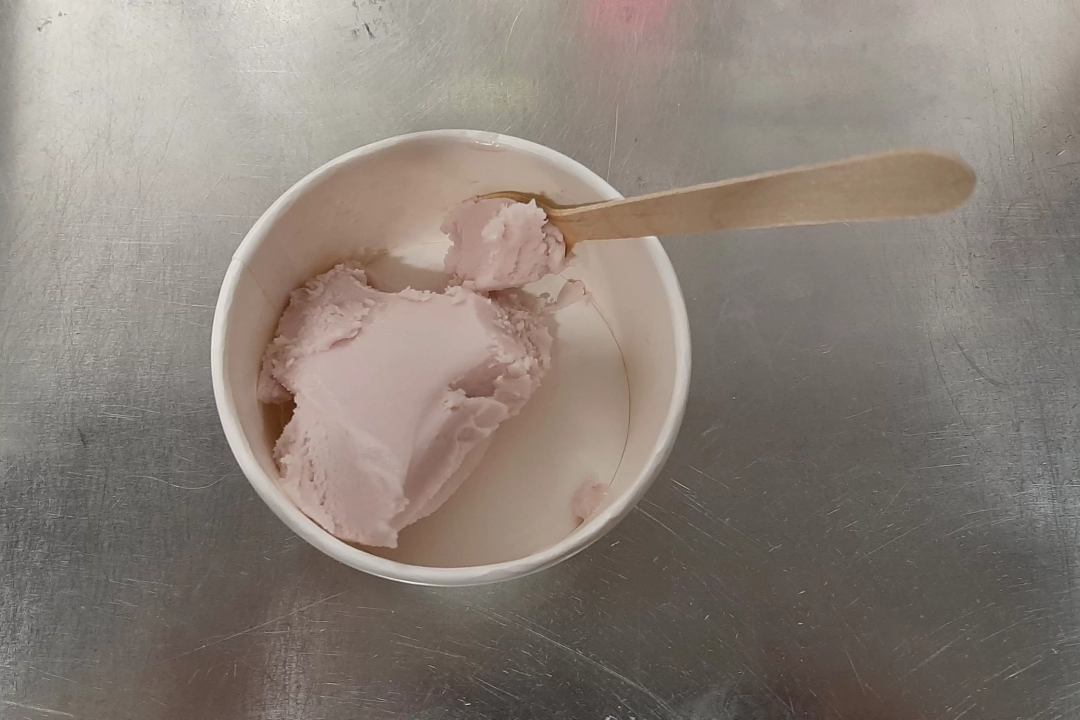 Glögijäätelöä pikarissa Glögijäätelöä pikarissa