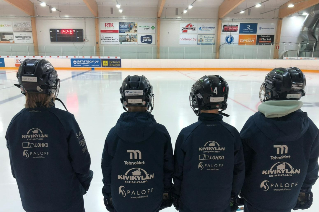 Rauman Lukon U13 joukkueen pelaajia harjoituksissa